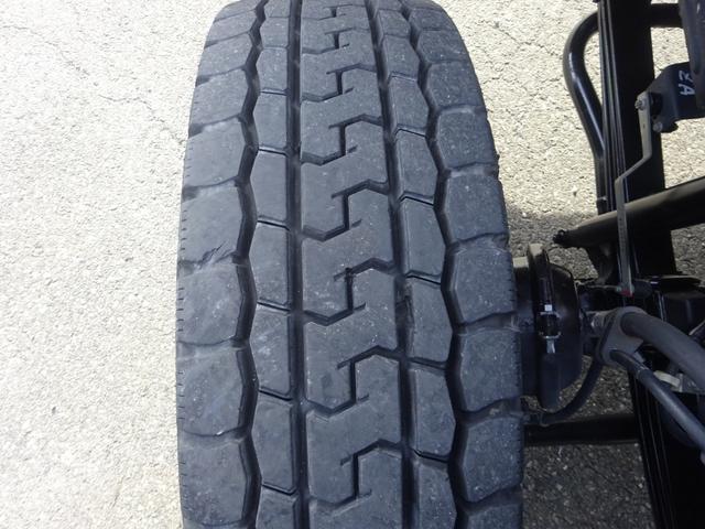 ファイター 　増トン　アルミブロック平ボディ　８．５トン積載　５方開あおり　トーヨーボデー製　床ステンレス張り　ボディ長５．７７ｍ　ワイド幅　ベッドレス（40枚目）