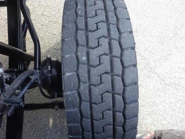 ファイター 　増トン　アルミブロック平ボディ　８．５トン積載　５方開あおり　トーヨーボデー製　床ステンレス張り　ボディ長５．７７ｍ　ワイド幅　ベッドレス（41枚目）