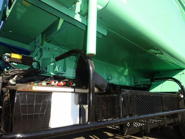 キャンター 　プレス式パッカー　６．０ｍ３　新明和工業製　３．１トン積載　連続積込　汚水タンク付　ワイド　セミロング　１５０馬力　リヤシャッター式扉（39枚目）