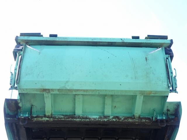 キャンター 　プレス式パッカー　６．０ｍ３　新明和工業製　３．１トン積載　連続積込　汚水タンク付　ワイド　セミロング　１５０馬力　リヤシャッター式扉（76枚目）