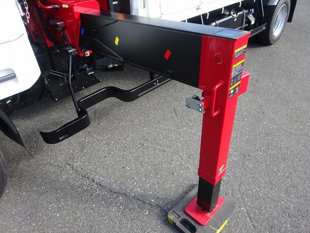 ファイター 　４段クレーン付　古河ユニック製　警報仕様　標準幅　ベッド付　２２５０ｋｇ積載　木製あおり３方開　５．５ｍボディ　床板張り　２４０馬力（15枚目）