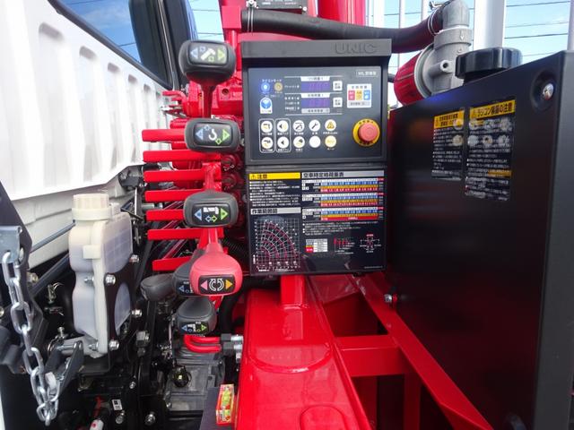 ファイター 　４段クレーン付　古河ユニック製　警報仕様　標準幅　ベッド付　２２５０ｋｇ積載　木製あおり３方開　５．５ｍボディ　床板張り　２４０馬力（20枚目）
