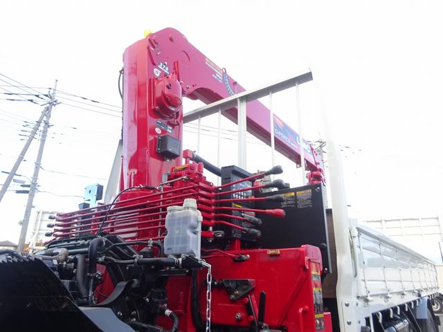 ファイター 　４段クレーン付　古河ユニック製　警報仕様　標準幅　ベッド付　２２５０ｋｇ積載　木製あおり３方開　５．５ｍボディ　床板張り　２４０馬力（27枚目）