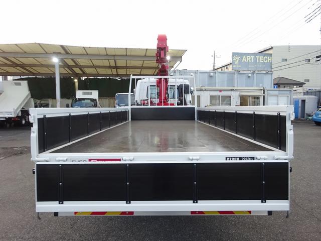 ファイター 　４段クレーン付　古河ユニック製　警報仕様　標準幅　ベッド付　２２５０ｋｇ積載　木製あおり３方開　５．５ｍボディ　床板張り　２４０馬力（34枚目）