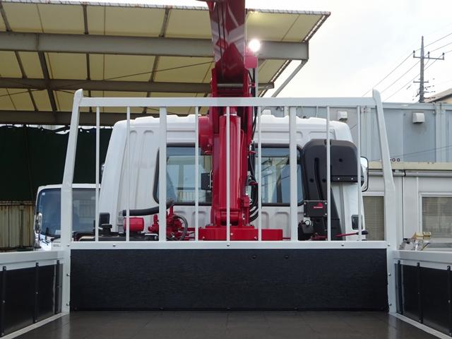ファイター 　４段クレーン付　古河ユニック製　警報仕様　標準幅　ベッド付　２２５０ｋｇ積載　木製あおり３方開　５．５ｍボディ　床板張り　２４０馬力（35枚目）