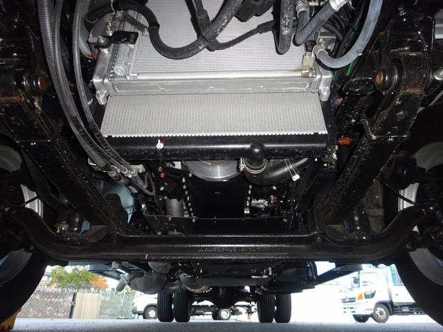 ファイター 　４段クレーン付　古河ユニック製　警報仕様　標準幅　ベッド付　２２５０ｋｇ積載　木製あおり３方開　５．５ｍボディ　床板張り　２４０馬力（46枚目）