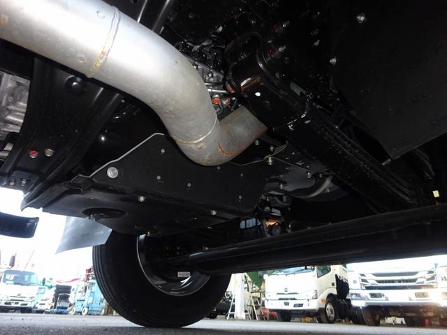 ファイター 　４段クレーン付　古河ユニック製　警報仕様　標準幅　ベッド付　２２５０ｋｇ積載　木製あおり３方開　５．５ｍボディ　床板張り　２４０馬力（47枚目）