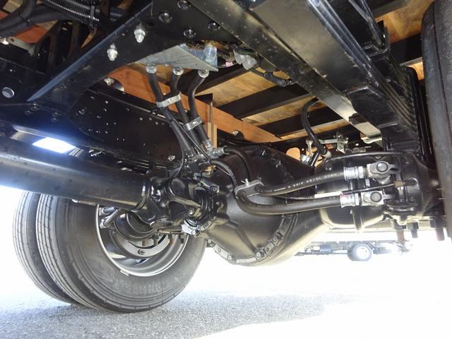 ファイター 　４段クレーン付　古河ユニック製　警報仕様　標準幅　ベッド付　２２５０ｋｇ積載　木製あおり３方開　５．５ｍボディ　床板張り　２４０馬力（49枚目）