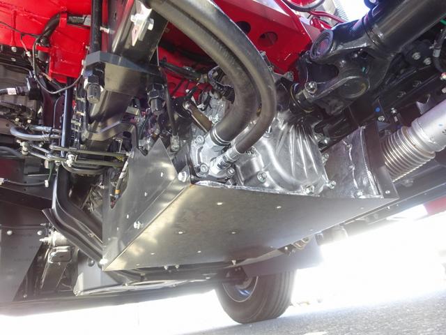 ファイター 　４段クレーン付　古河ユニック製　警報仕様　標準幅　ベッド付　２２５０ｋｇ積載　木製あおり３方開　５．５ｍボディ　床板張り　２４０馬力（51枚目）