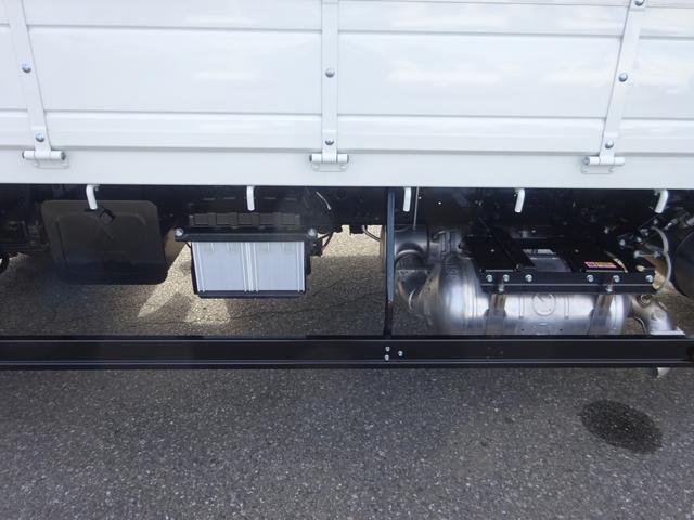 ファイター 　４段クレーン付　古河ユニック製　警報仕様　標準幅　ベッド付　２２５０ｋｇ積載　木製あおり３方開　５．５ｍボディ　床板張り　２４０馬力（53枚目）