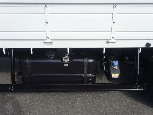 ファイター 　４段クレーン付　古河ユニック製　警報仕様　標準幅　ベッド付　２２５０ｋｇ積載　木製あおり３方開　５．５ｍボディ　床板張り　２４０馬力（54枚目）