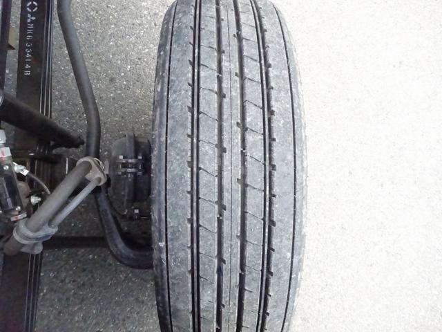 ファイター 　４段クレーン付　古河ユニック製　警報仕様　標準幅　ベッド付　２２５０ｋｇ積載　木製あおり３方開　５．５ｍボディ　床板張り　２４０馬力（68枚目）