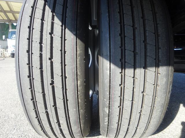 ファイター 　４段クレーン付　古河ユニック製　警報仕様　標準幅　ベッド付　２２５０ｋｇ積載　木製あおり３方開　５．５ｍボディ　床板張り　２４０馬力（69枚目）