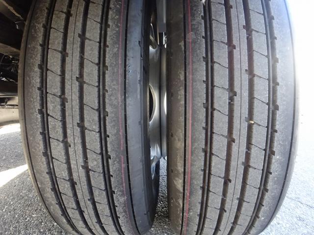 ファイター 　４段クレーン付　古河ユニック製　警報仕様　標準幅　ベッド付　２２５０ｋｇ積載　木製あおり３方開　５．５ｍボディ　床板張り　２４０馬力（70枚目）