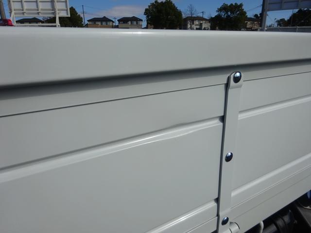 ファイター 　４段クレーン付　古河ユニック製　警報仕様　標準幅　ベッド付　２２５０ｋｇ積載　木製あおり３方開　５．５ｍボディ　床板張り　２４０馬力（74枚目）