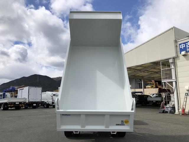 ファイター 　増トン　土砂ダンプ　新明和工業製　８トン積載　３．４ｍボディ　４．０ｍ３　角底　強化一方開　標準幅　ベッド付　リーフサス　油圧式自重計　２４０馬力（7枚目）