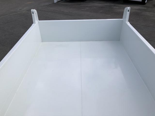 ファイター 　増トン　土砂ダンプ　新明和工業製　８トン積載　３．４ｍボディ　４．０ｍ３　角底　強化一方開　標準幅　ベッド付　リーフサス　油圧式自重計　２４０馬力（13枚目）