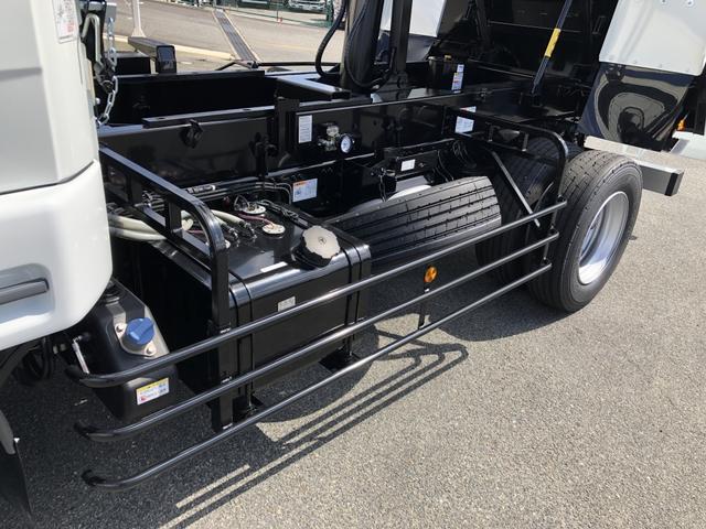 ファイター 　増トン　土砂ダンプ　新明和工業製　８トン積載　３．４ｍボディ　４．０ｍ３　角底　強化一方開　標準幅　ベッド付　リーフサス　油圧式自重計　２４０馬力（30枚目）