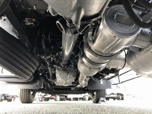 ファイター 　増トン　土砂ダンプ　新明和工業製　８トン積載　３．４ｍボディ　４．０ｍ３　角底　強化一方開　標準幅　ベッド付　リーフサス　油圧式自重計　２４０馬力（44枚目）