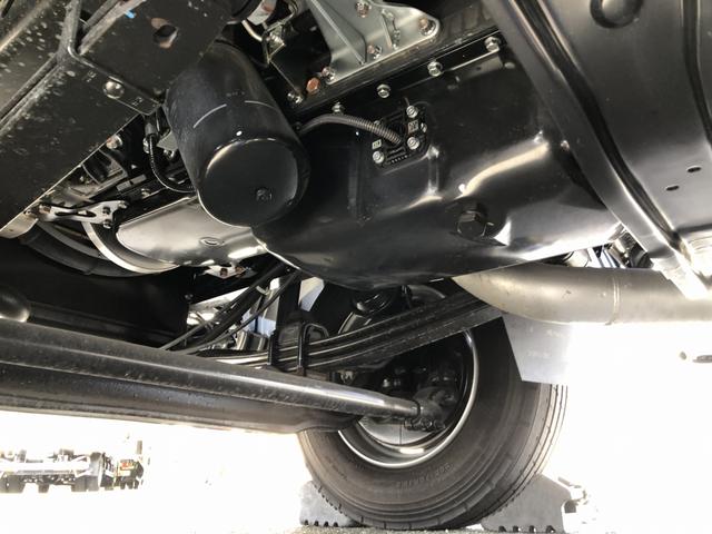 ファイター 　増トン　土砂ダンプ　新明和工業製　８トン積載　３．４ｍボディ　４．０ｍ３　角底　強化一方開　標準幅　ベッド付　リーフサス　油圧式自重計　２４０馬力（46枚目）