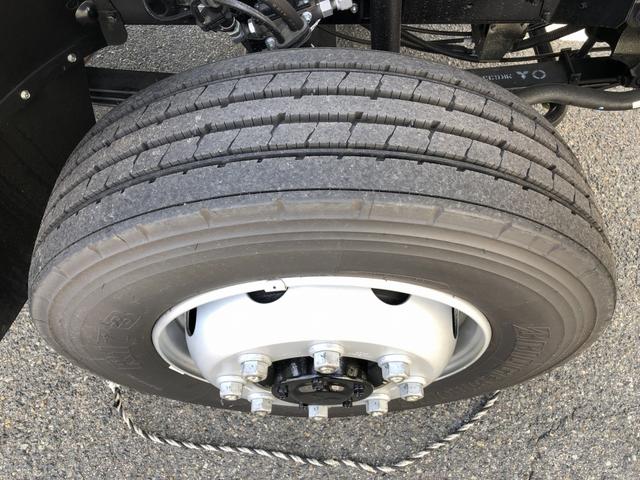 ファイター 　増トン　土砂ダンプ　新明和工業製　８トン積載　３．４ｍボディ　４．０ｍ３　角底　強化一方開　標準幅　ベッド付　リーフサス　油圧式自重計　２４０馬力（65枚目）