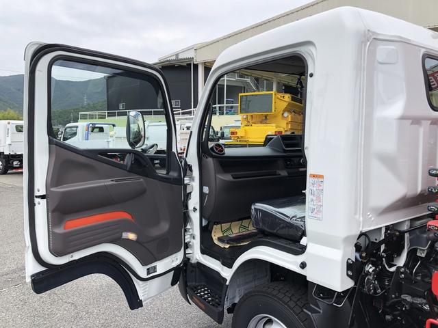 キャンター 　カスタム　４段クレーン付　古河ユニック製　警報仕様　３．８ｔ積載　超ワイド角足アウトリガ　ワイド　３．７ｍ長ボディ　木製あおり３方開　１７５馬力（68枚目）