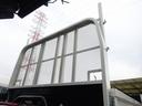 　平ボディ　垂直パワーゲート付　２トン積載　ワイド幅（セミワイド）　ロング　全低床　４．３ｍボディ　木製あおり２方開　床板張り　６速ＭＴ　アドブルー不要（33枚目）