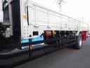 　増トン　平ボディ　８．４ｔ積載　小平産業製　標準幅　ベッド付　５．３ｍボディ　床板張り　木製あおり３方開　あおり開閉補助装置　ロープ穴２対　２４０馬力（23枚目）