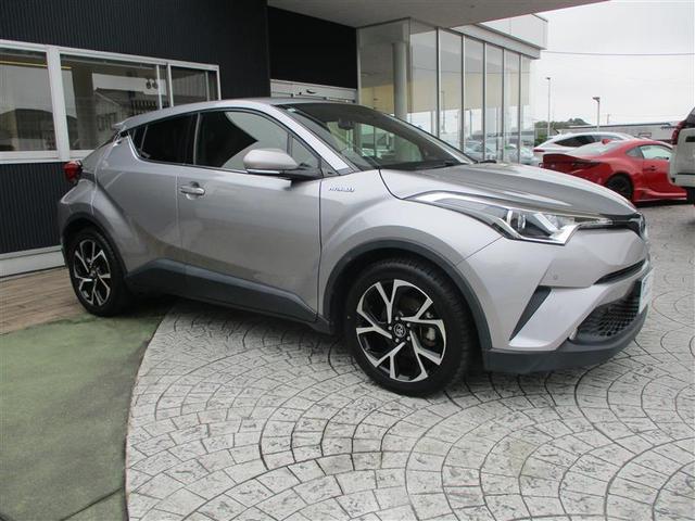 Ｃ－ＨＲ Ｇ　ハーフ革　ＴＳＳ　ワンオナ　ＤＶＤ再生可　定期点検記録簿　バックモニタ　イモビライザー　ナビ＆ＴＶ　ＥＴＣ付　キーフリーシステム　スマキー　横滑り防止機能　クルーズＣ　エアバッグ　アルミ　ＡＵＸ端子（5枚目）