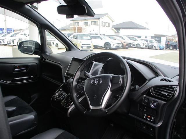 ヴォクシー ZS 煌III プリクラッシュ スマートキ アイスト DVD再生機能 記録簿付き 横滑り防止装置 ナビTV アルミ 三列シート WAC 盗難防止 オートエアコン キーレス ETC装備 パワステ メモリナビ クルコン(3枚目)