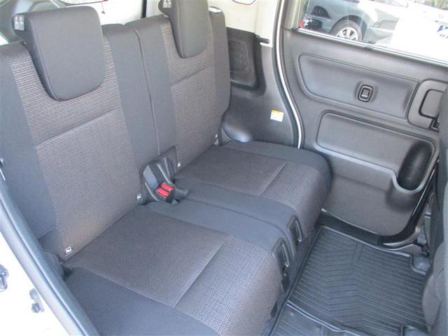 リヤシートもスライドとリクライニングでゆったりと座れます。