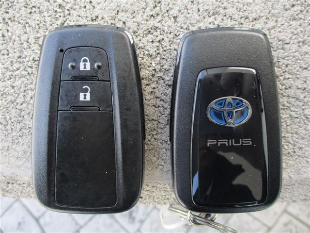 プリウス Ａプレミアム　ツーリングセレクション　エアロ　横滑り防止機能　皮シート　運転席パワーシート　エアコン　１オナ　パワーウィンドウ　ナビ＆ＴＶ　ＬＥＤライト　盗難防止装置　スマートキー＆プッシュスタート　キーレス　ＥＴＣ　ドライブレコーダー（30枚目）