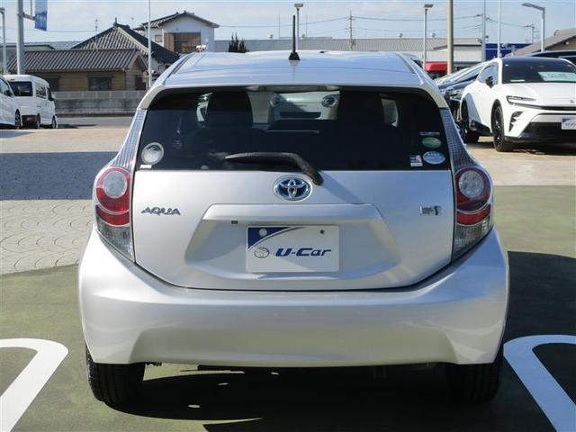 アクア Ｓ　フルフラットシート　スマートキープッシュスタート　キーレスエントリ　１００Ｖ電源　イモビ　ナビ＆ＴＶ　ワンオーナー車　オートエアコン　デュアルエアバック　ＥＳＣ　Ｂカメラ　パワーウィンドウ　ＳＲＳ（7枚目）