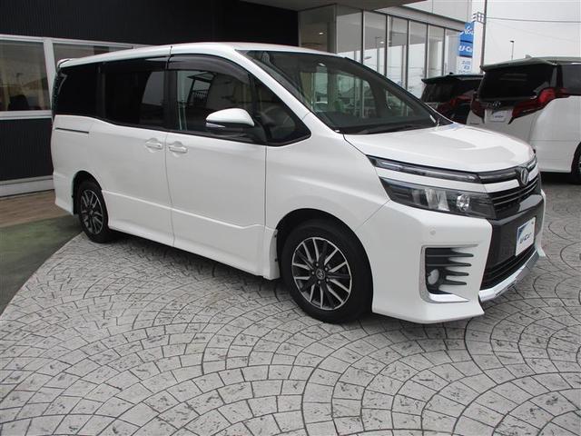 ヴォクシー ZS 両電動スライドドア 地デジ 盗難防止システム オートエアコン ダブルエアバッグ DVD再生可 ETC LEDヘッドライト キーレスエントリー メモリーナビ ナビTV AUX 3列シート 横滑り防止(5枚目)