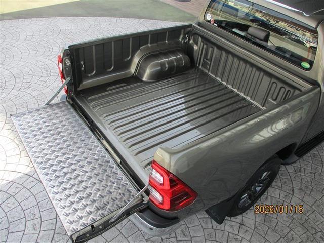 ハイラックス Ｚ　プリクラッシュＳ　キーフリーシステム　フルセグ地デジ　運転席助手席エアバック　バックモニタ　パワーウインドウ　ＥＴＣ搭載　定期点検記録簿　ナビ＆ＴＶ　スマートキー＆プッシュスタート　カーテンエアバック（13枚目）