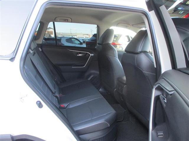 RAV4 ハイブリッドG ドラレコ付き 盗難防止 LEDランプ 点検記録簿 スマートキー&プッシュスタート 地デジチューナー オートエアコン 4WD車 メディアプレイヤー接続 ワンオーナー車 ナビTV 横滑防止 AW ABS(18枚目)