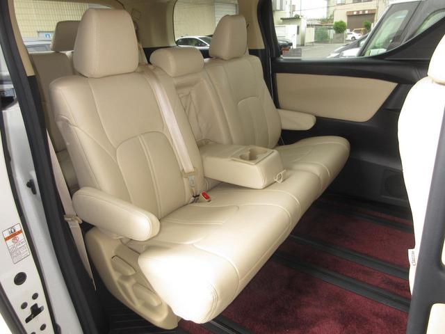 アルファード ２．５Ｘ　／ワンオーナー／禁煙車／Ｔコネクトナビ／ＢＴＡ／ＵＳＢ／ＤＶＤ／ＣＤ／ＡＭ・ＦＭ／Ｒカメラ／ＥＴＣ／１２．１型後席モニター／３ゾーンＡＣ／ウッド調ステアリング／両側パワスラ／純正アルミホイール／（15枚目）