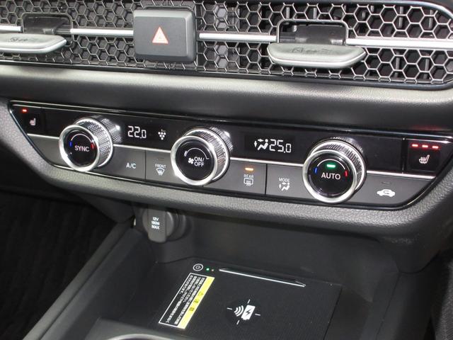 ＺＲ－Ｖ ｅ：ＨＥＶＺ特別仕様車ブラックスタイル　禁煙車ホンダセンシングホンダコネクトディスプレイＢｌｕｅｔｏｏｔｈＥＴＣＲカメラワンオーナー　アラウンドビューモニター　オートライト　ＵＳＢ接続　盗難防止システム　ＬＥＤヘッドランプ　電動リアゲート（22枚目）