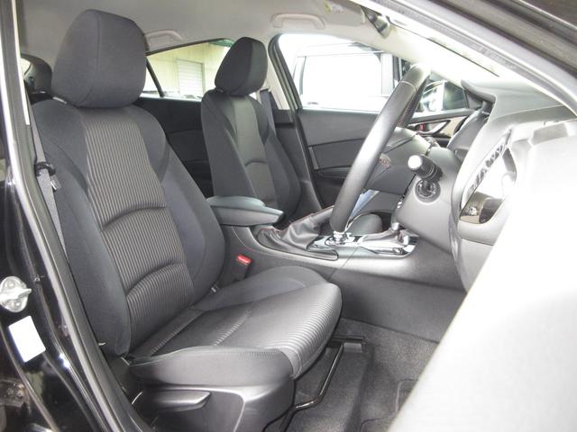 アクセラスポーツ １５Ｓ　禁煙車　マツダコネクトナビ　Ｂｌｕｅｔｏｏｔｈ　ＥＴＣ　Ｒカメラ　キーフリーシステム　追突軽減ブレーキ　アイドリングＳ　盗難防止機能　整備記録簿　パワーウィンドウ　ＥＴＣ車載器　パワーステアリング（23枚目）