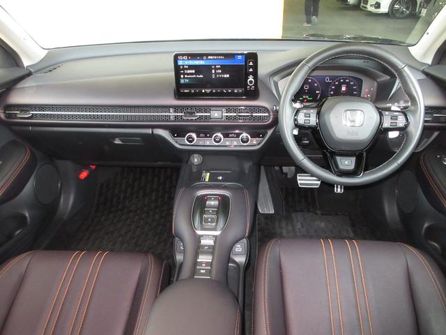 ＺＲ－Ｖ ｅ：ＨＥＶＺ　／試乗車ＵＰ／禁煙車／Ｈコネクトディスプレイ／ＢＴＡ／ＵＳＢ／フルセグ／全周囲カメラ／ＥＴＣ２．０／ドラレコ／レザーシート／シートヒーター／ヒルディセントコントＣ／ＬＥＤライト／スマキー／純正ＡＷ／（12枚目）