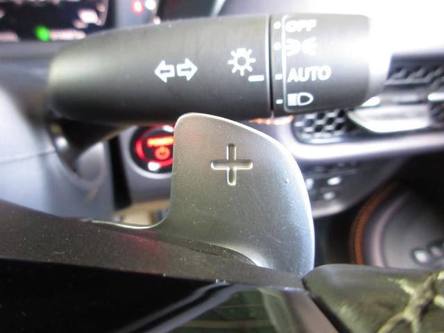 ＺＲ－Ｖ ｅ：ＨＥＶＺ　／試乗車ＵＰ／禁煙車／Ｈコネクトディスプレイ／ＢＴＡ／ＵＳＢ／フルセグ／全周囲カメラ／ＥＴＣ２．０／ドラレコ／レザーシート／シートヒーター／ヒルディセントコントＣ／ＬＥＤライト／スマキー／純正ＡＷ／（16枚目）