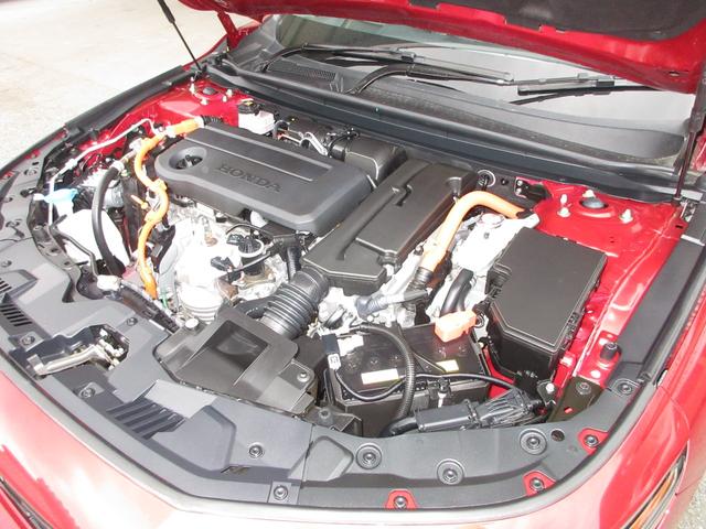 アコード ｅ：ＨＥＶ　禁煙車ホンダセンシング純正コネクトナビＢｌｕｅｔｏｏｔｈＥＴＣＲカメラワンオーナー　黒革シート　フルセグＴＶ　マルチビューカメラ　衝突被害軽減システム　クリアランスソナー　ＵＳＢ　ＬＥＤヘッドランプ（2枚目）
