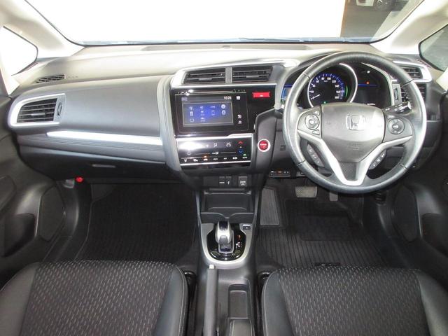 フィットハイブリッド Ｌパッケージ　純正メモリーナビ　Ｂｌｕｅｔｏｏｔｈ　ＥＴＣ　リアカメラ　ワンオーナー　ＥＴＣ　地デジフルセグＴＶ　運転席助手席エアバック　ＵＳＢ　盗難防止　クルーズコントロール　横滑り防止システム（10枚目）