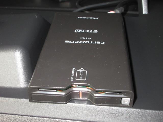 セレナ ハイウェイスターＶセレクション　パイオニア９インチメモリーナビＢｌｕｅｔｏｏｔｈＥＴＣＲカメラワンオーナーキーレス　両側電動パワースライドドア　地デジ　ＤＶＤ再生機能　ＵＳＢ　１オーナー　Ｆカメラ　横滑防止装置　クルコン　３列シート（11枚目）