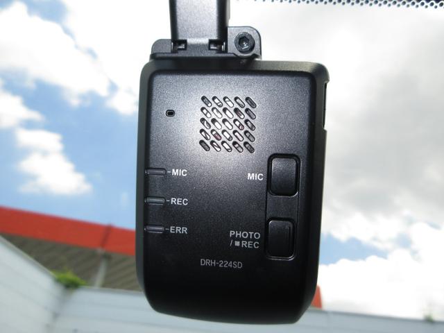 シビック ｅ：ＨＥＶ　元当社デモカー■禁煙車■サイドエアバック■ブラインドスポット■電動シート■シートヒーター■アルミ■メモリーナビ■バックカメラ■フルセグ■ＢＴ■前ドラレコ■ＥＴＣ２．０（6枚目）