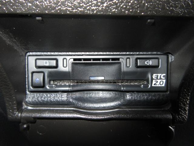 ノア ハイブリッドＳ－Ｚ　純正マルチメディアディスプレイＢｌｕｅｔｏｏｔｈＥＴＣＲカメラワンオーナー　パノラミックビュー　コーナーセンサー　１オナ　ＬＥＤヘッド　ＵＳＢ　オートクルーズコントロール　エアバッグ　ＡＢＳ　記録簿（12枚目）