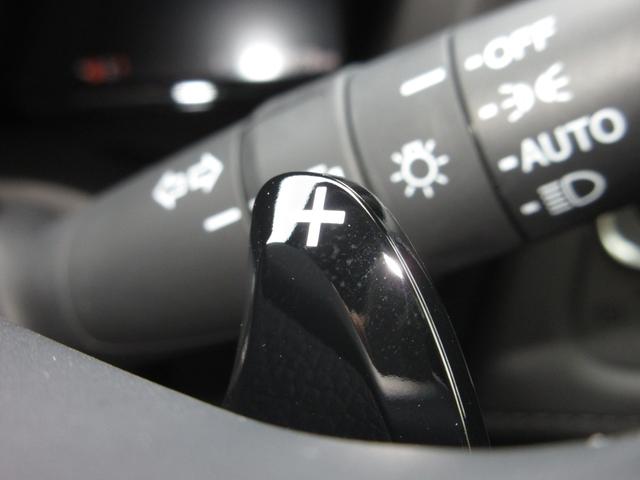 ヴェゼル ハイブリッドＺ・ホンダセンシング　純正８インチメモリーナビＢｌｕｅｔｏｏｔｈＥＴＣＲカメラワンオーナー　ＰＷシート　横滑り防止機能　１オーナー　ＬＥＤランプ　シ－トヒ－タ－　ＵＳＢ接続　スマ－トキ－　ＡＣ　ナビＴＶ　サイドエアバック（12枚目）