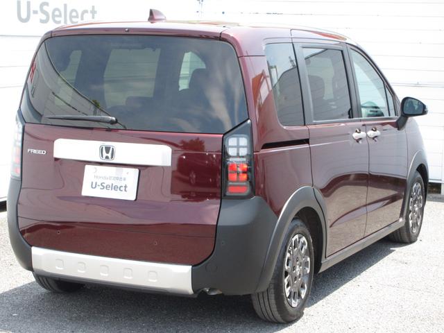フリード クロスター　禁煙車ホンダセンシング純正１１．４インチメモリーナビＢｌｕｅｔｏｏｔｈドラレコＥＴＣＲカメラワンオーナー　パーキングセンサー　ＥＣＯＮモード　ＬＥＤヘッドランプ　フルオートエアコン　ＥＳＣ　ＵＳＢ（8枚目）