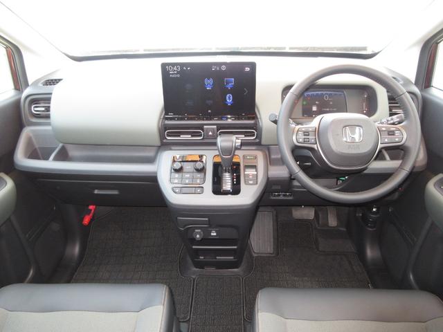 フリード クロスター　禁煙車ホンダセンシング純正１１．４インチメモリーナビＢｌｕｅｔｏｏｔｈドラレコＥＴＣＲカメラワンオーナー　パーキングセンサー　ＥＣＯＮモード　ＬＥＤヘッドランプ　フルオートエアコン　ＥＳＣ　ＵＳＢ（9枚目）