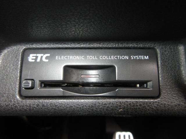 フェアレディＺ ロードスターバージョンＳＴ　禁煙車　日産純正ナビ　フルセグテレビ　Ｂｌｕｅｔｏｏｔｈ　ミュージックサーバー　ドラレコ　シートヒーター　ＥＴＣ　ディスチャージヘッドライト　オートライト　１８インチアルミホイール　バックカメラ（12枚目）